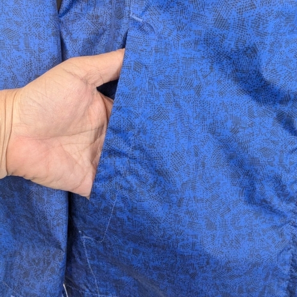 Columbia Windbreaker In Excellent Condition Size Medium Blue With Black Abstract - Picture 5 of 14